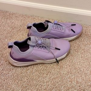 Clove leather sneakers women's size 7 lavender
